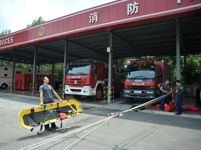 懸崖上的“舞蹈”丨德陽消防開展高角度山岳救援技術(shù)培訓(xùn)